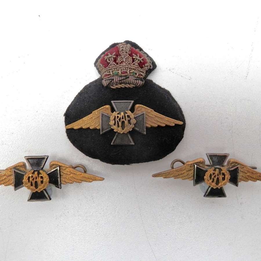WW2 RAF chaplains cap & collar badges
