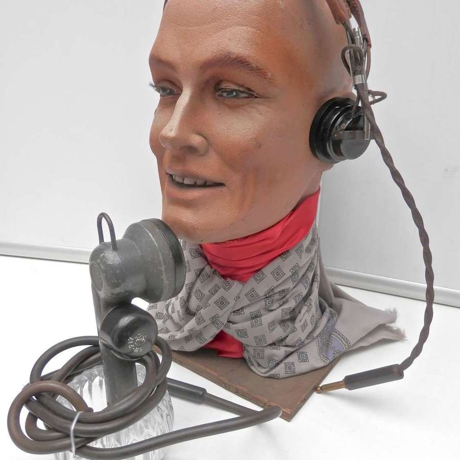 US pilots headset and microphone