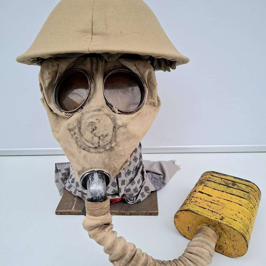 WW1 respirator gas mask